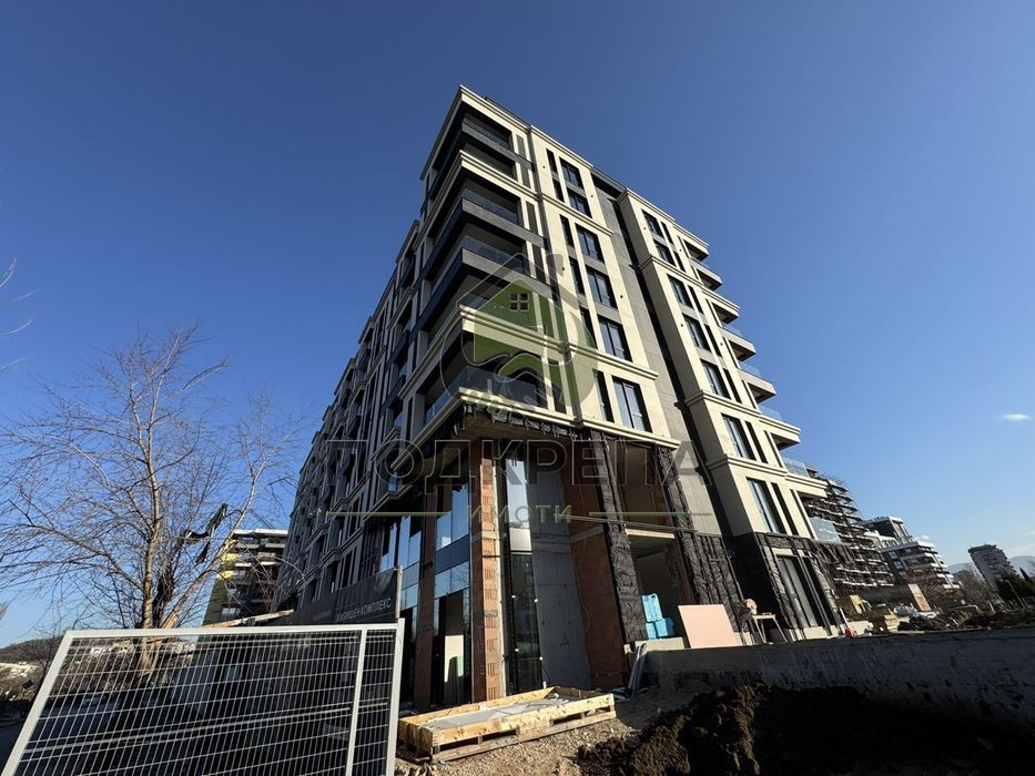 Продава се Тристаен апартамент в Пловдив, Младежки Хълм - 130 кв.м за 1916 €/кв.м - Снимка #10