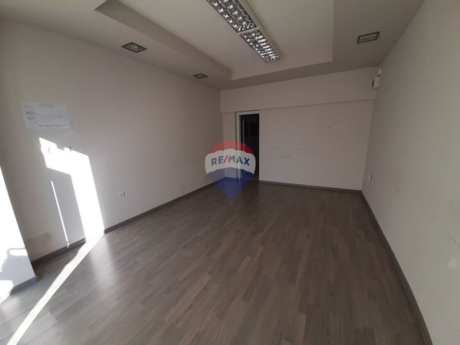 Дава се под наем Магазин в Варна, Гръцка махала - 56 кв.м за 382.5 € - Снимка #5