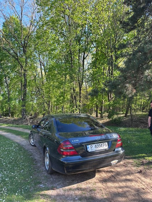 Продавам Mercedes w211