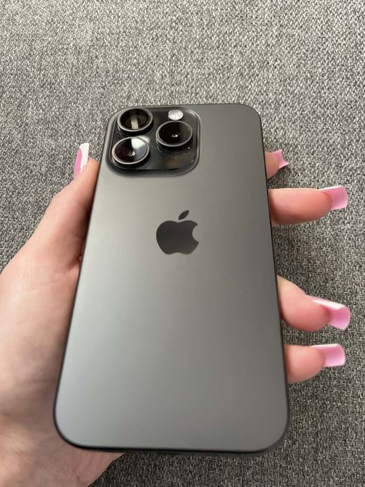 iPhone 15 Pro black
