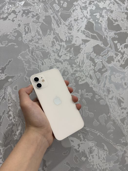 Срочно продам айфон 12