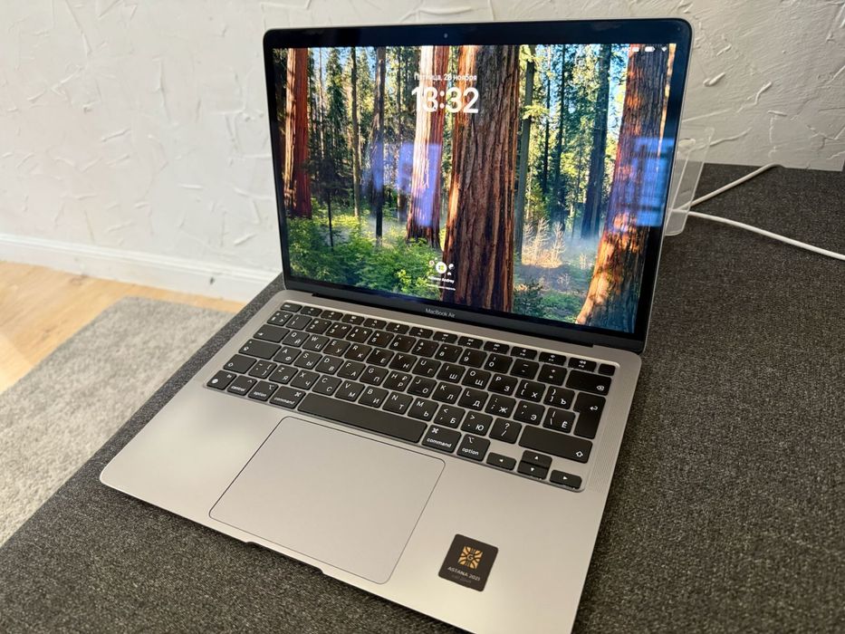 Продам Mackbook air M1, 256 GB