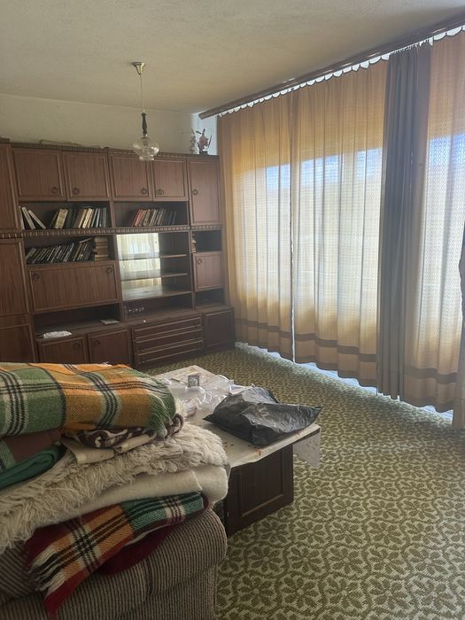 Двуетажна къща в с. Хлябово