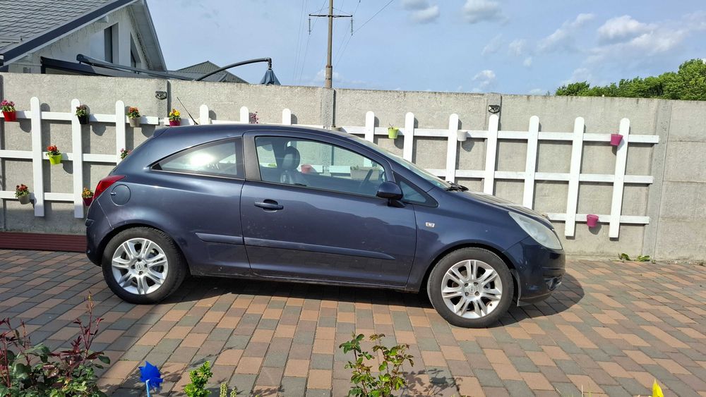 Vând urgent autoturism Opel Corsa!!!