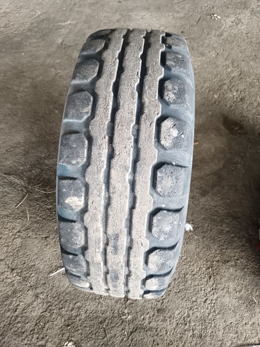 Продавам гуми за селскостопанска техника