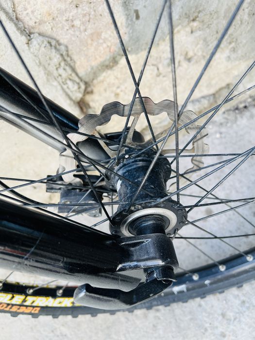 Vand bicicleta de munte