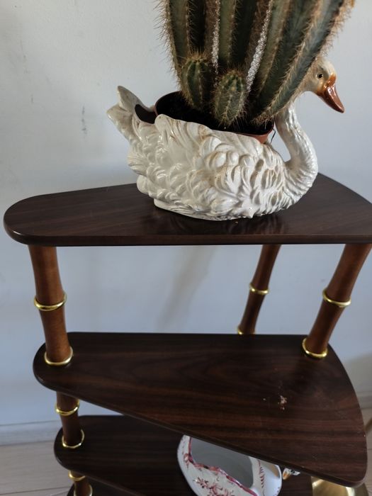 Suport din lemn pentru flori/0biecte decorative