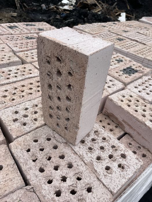 Продам полуторный кирпич марки М70