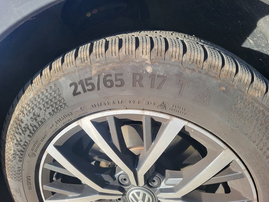 Vând cauciucuri MICHELIN 215/65 R17
