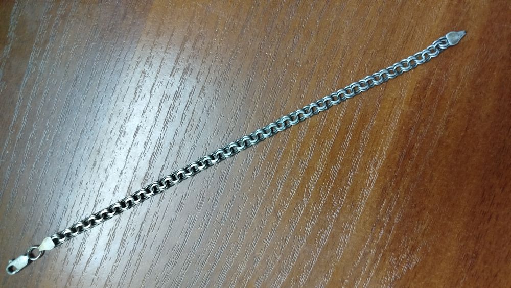 Браслет на руку серебро.