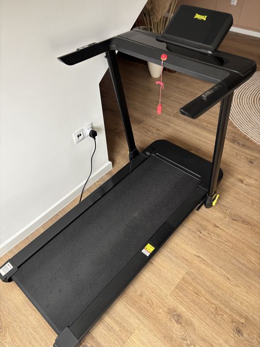 Banda de alergare electrica Lonsdale