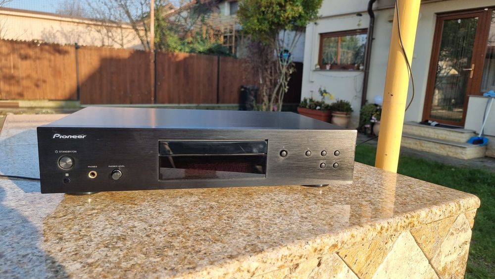 CD player Pioneer PD - 30 AE