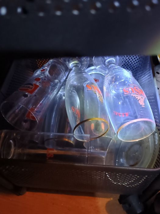 Vând pahare din sticla pentru vin, bere, ocazii