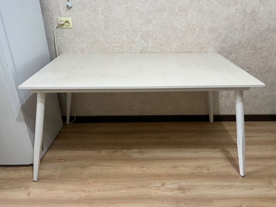 Продам кухонный стол