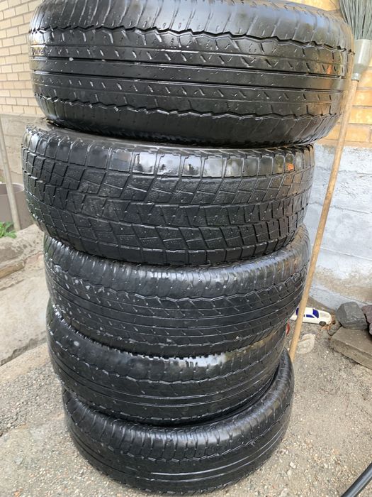 Продам шины б/у 265/65/17