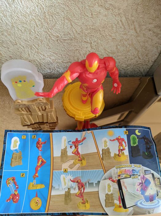 Киндер сюрприз Maxi герои Marvel Iron Man
