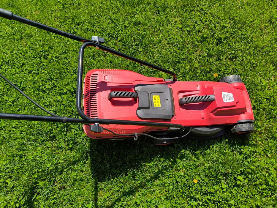 Продавам електрическа косачка Raider RD-LM36 гаранционна