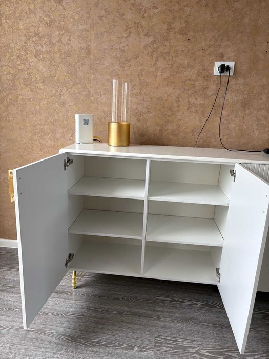 Продаем тв тумбу