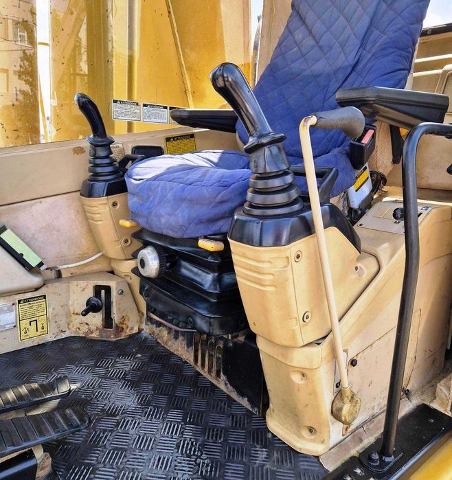 Caterpillar 350L, cupa excavare 3 mc
