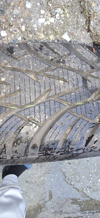 Jante cu caucuicuri ca noi.185/65/R15 de logan