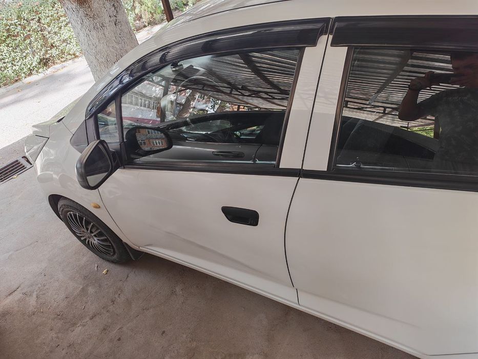 Продам автомобиль спарк