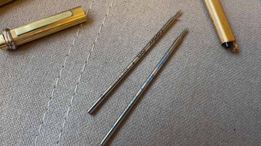 vand 2 Pixuri Cartier Trinity la pretul de 1500 lei FIX