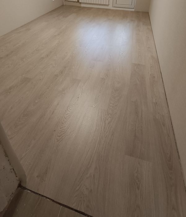 Укладка ламинат, кварцвенил.