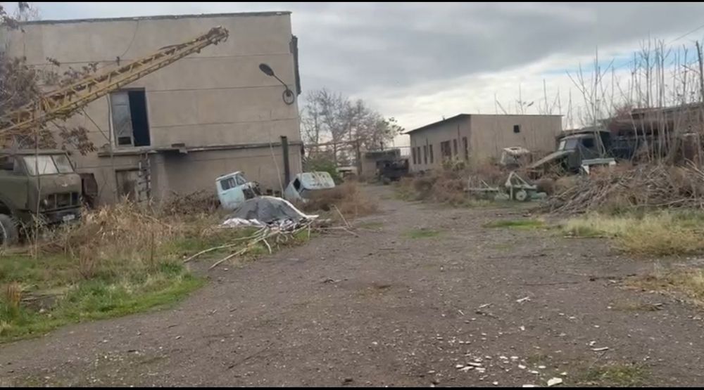 Кибрайский р-н!Про-ся 90-соток не жилой земельный участок в доль дорог
