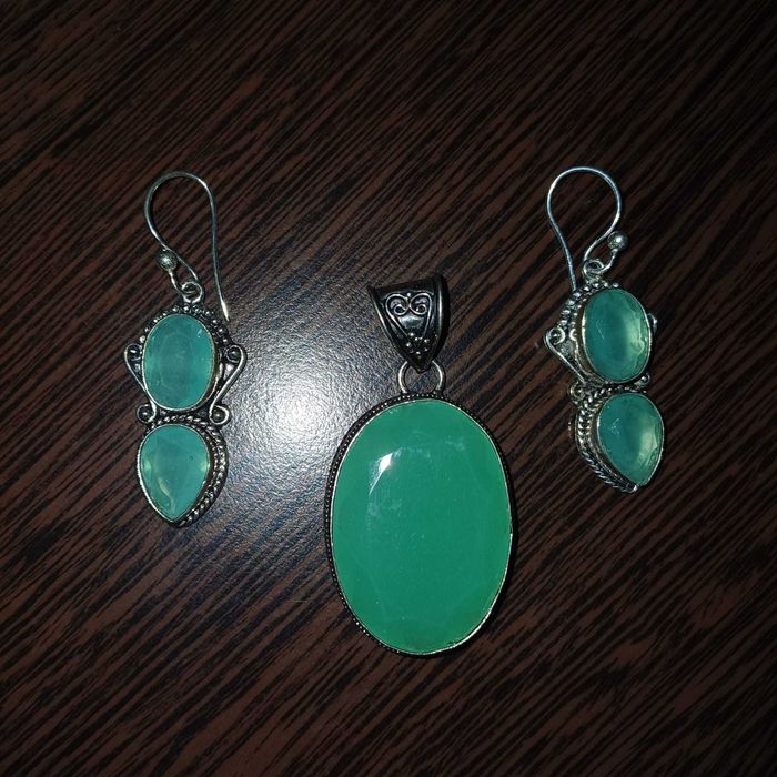 Set cercei și pandantiv din argint cu calcedonia verde, India