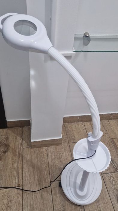 Лупа-лампа медицинская