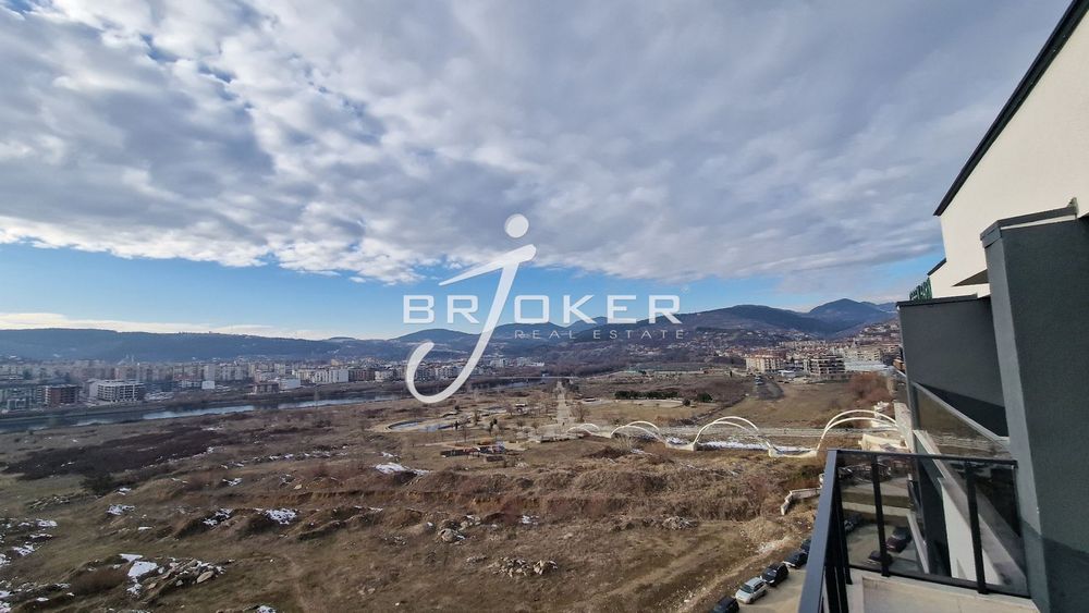 Продава се Четиристаен апартамент в Кърджали, Център - 193 кв.м за 1037 €/кв.м - Снимка #3