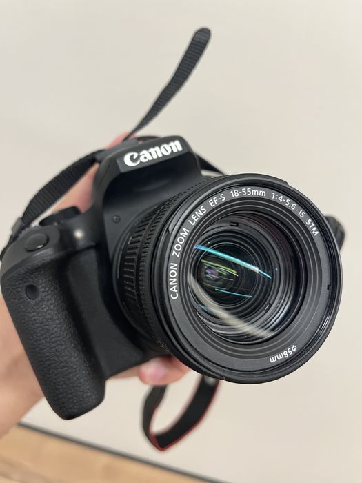 Canon 800d продам