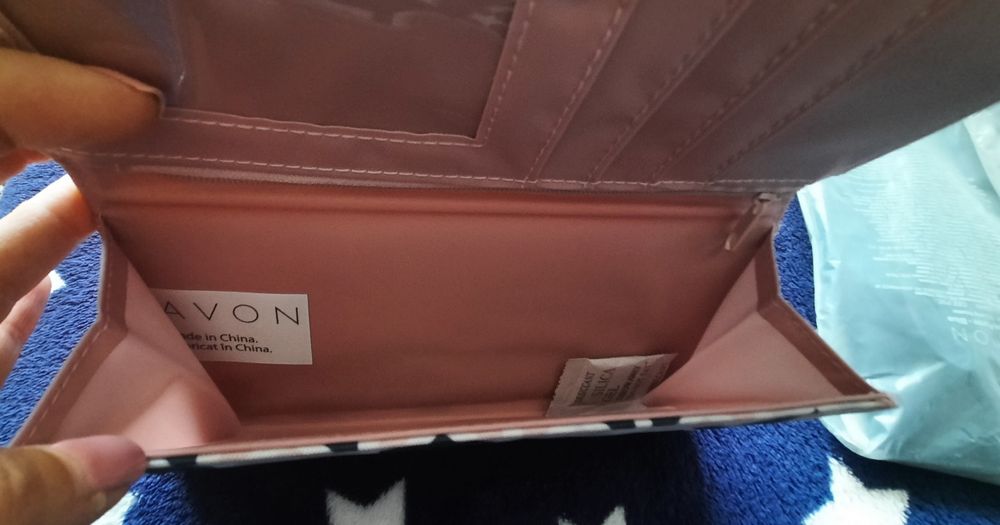 Portofel avon nou