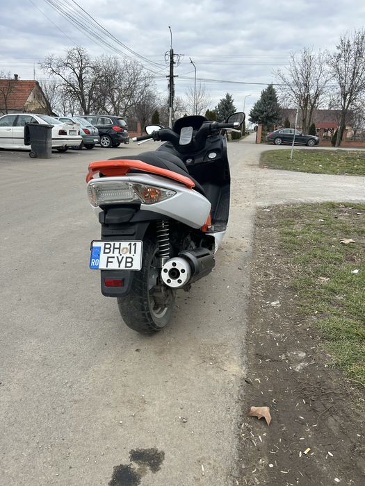 Vand scuter 250 acte valabile