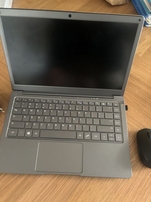 Laptop Jumper Windows 10 in folie