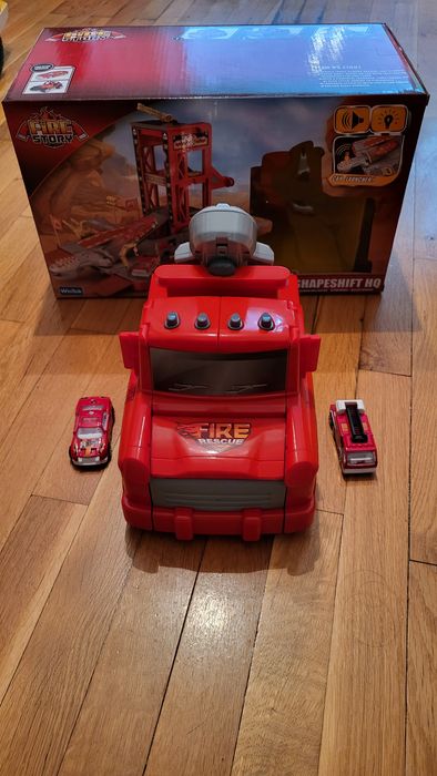 Пожарна кола трансформираща станция