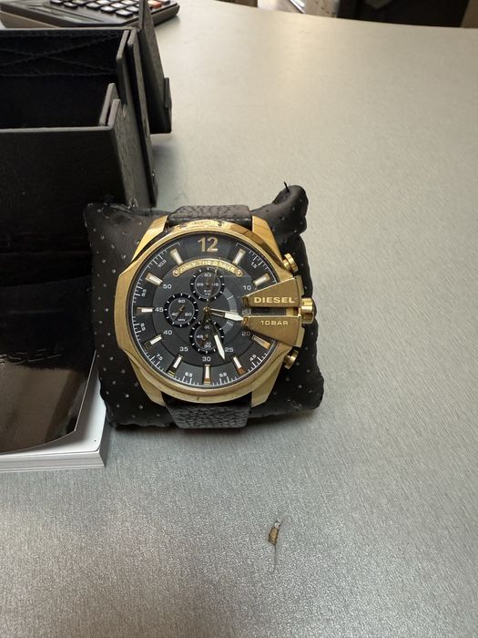 Часовник DIESEL Mega Chief DZ4344