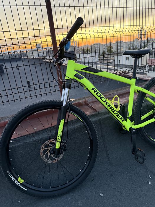 Bicicletă MTB Rockrider ST 530 – ca nouă, verde neon, echipare bună, pregătită de mers