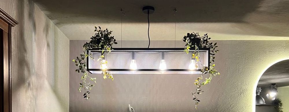 Spoturi, reflectoare, candelabre!