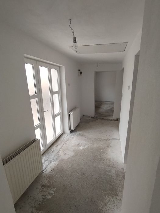 Casă, Curtea de Argeș, cartier Ivancea.