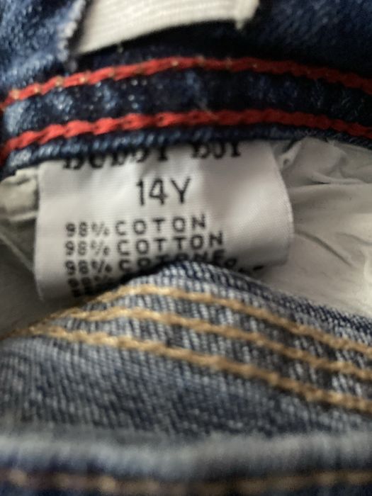 Blugi in stare perfecta.Mărime:14 ani.Preț negociabil.