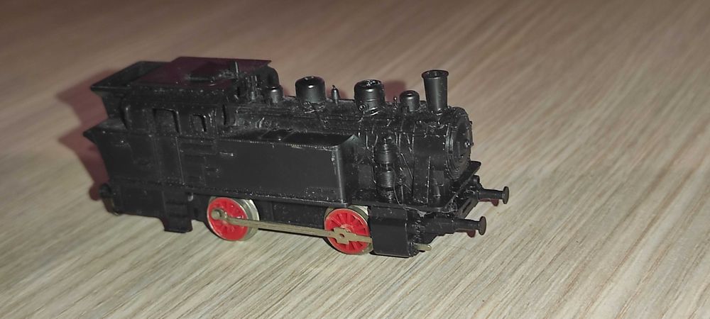 Pentru trenulet electric scara tt - 12 mm   locomotive - vagoane - linii sine 300 ron
