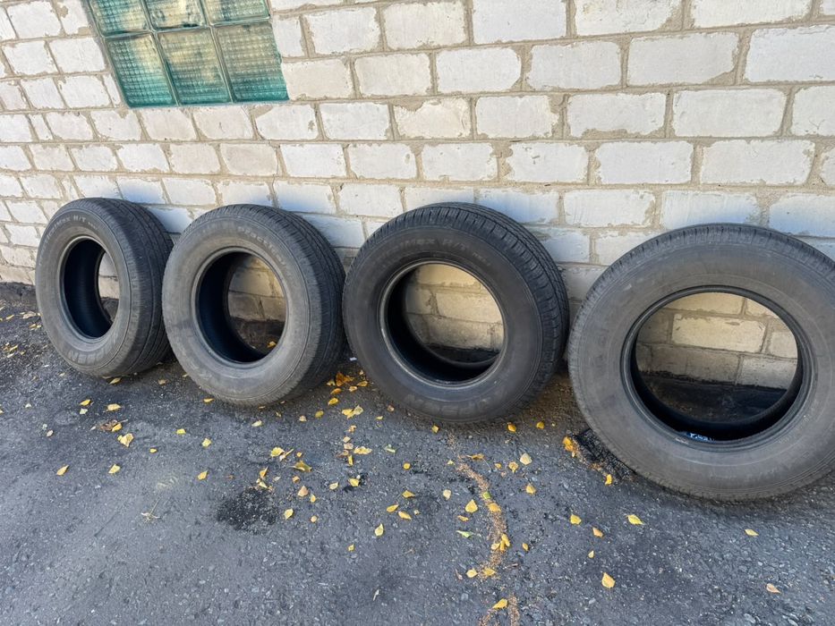 Продам комплект резины