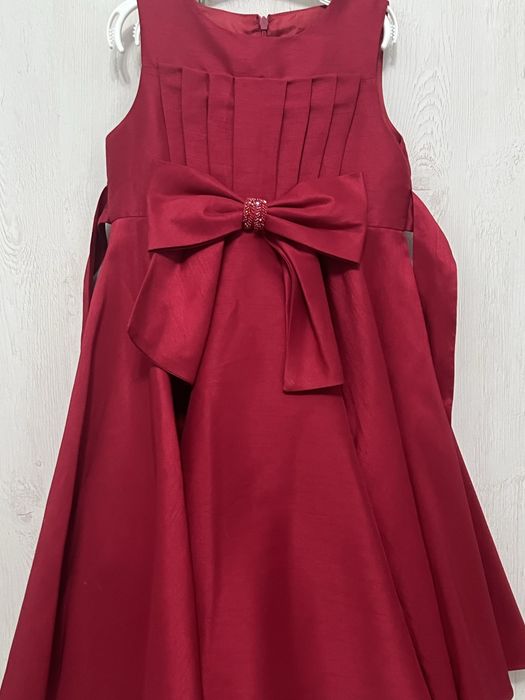 Нарядное платье для девочки