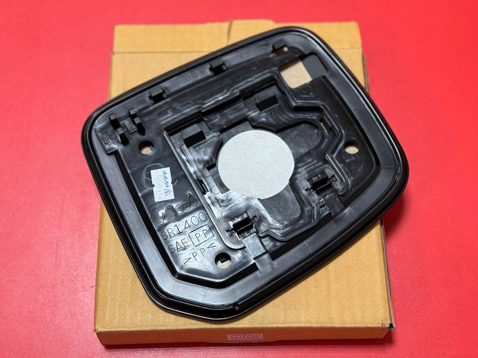 Накладки зеркала (оригинал) на Mitsubishi L200