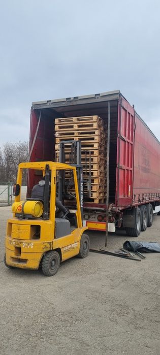 Vând paleti euro și NON euro