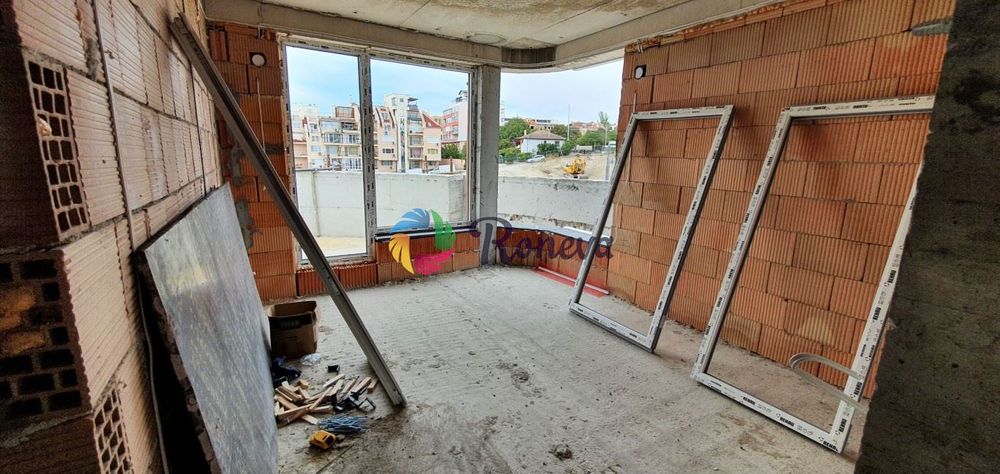 Продава се Тристаен апартамент в Варна, Бриз - 94 кв.м за 972 €/кв.м - Снимка #2