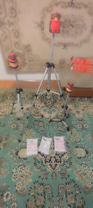 Продам Лазерные Уровни Black Decker lzr4