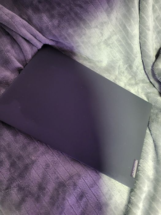 Laptop lenovo AMD ryzen 3