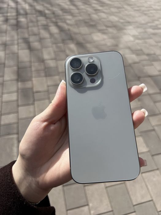 Продам айфон 15 про